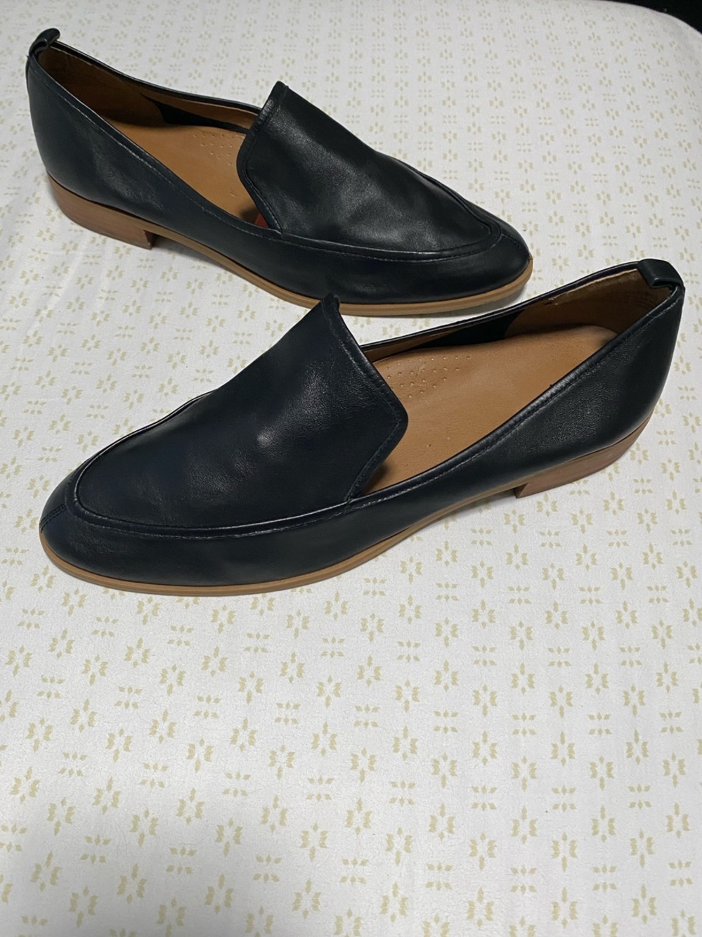 SUSINA Classic Women's Black Leather Slip-On Loafers Size 10M